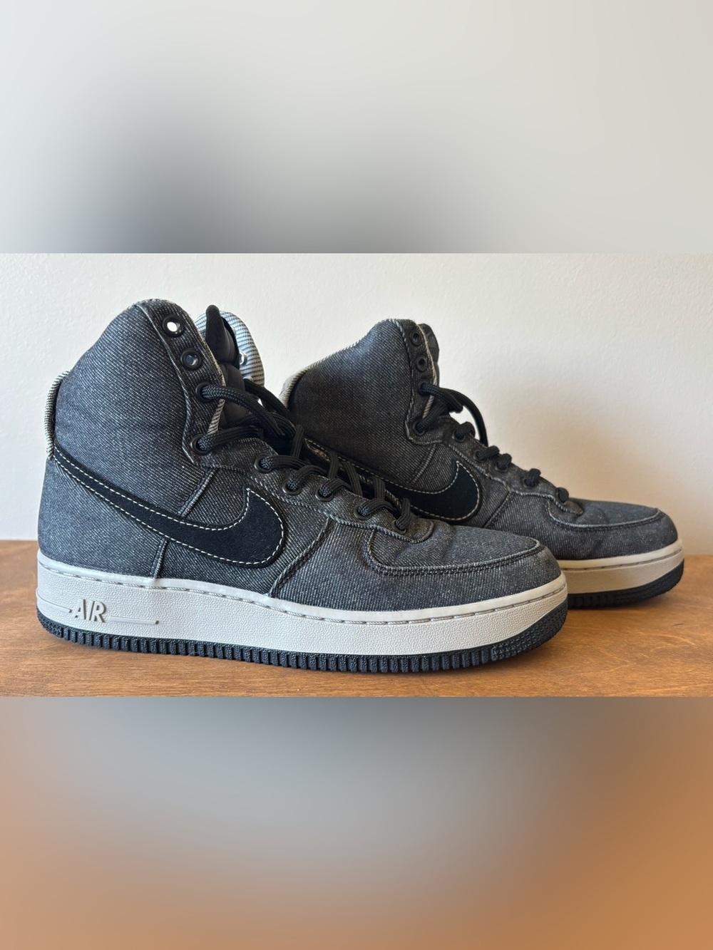 Nike women’s Air Force 1 High SE size 7.5